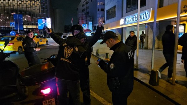 Taksim'de 'Huzur İstanbul' uygulaması gerçekleştirildi